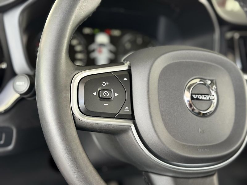 Volvo V60 B4 AUT*145kW*KeyLess*Tažné - fotka 25 z 31