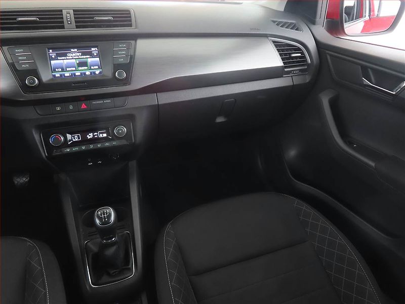 Škoda Fabia (2015) 1.2 TSI, Serv.kniha - fotka 8 z 14