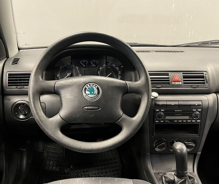 Škoda Octavia 1,9 TDI Tour - fotka 5 z 13