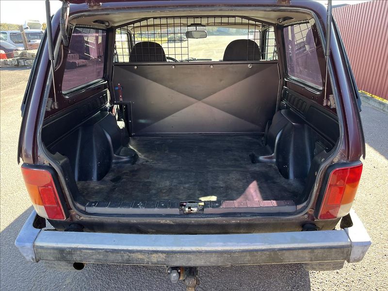 Lada Niva 1,7 i PRAKTIK 2MÍSTA 4x4 TAŽNÉ - fotka 23 z 30