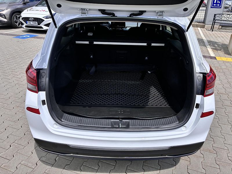Hyundai i30 WG 1.5T-GDi 117kW DCT STYLE  - fotka 32 z 36