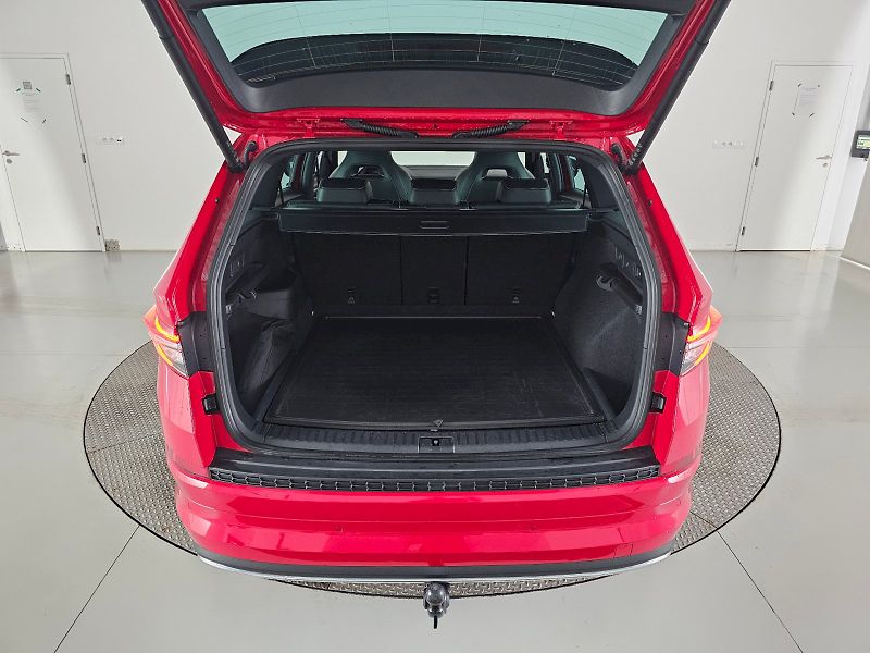 Škoda Kodiaq (2023) 2.0TSI 140kW 4X4 SPORTLINE TAŽ - fotka 35 z 35