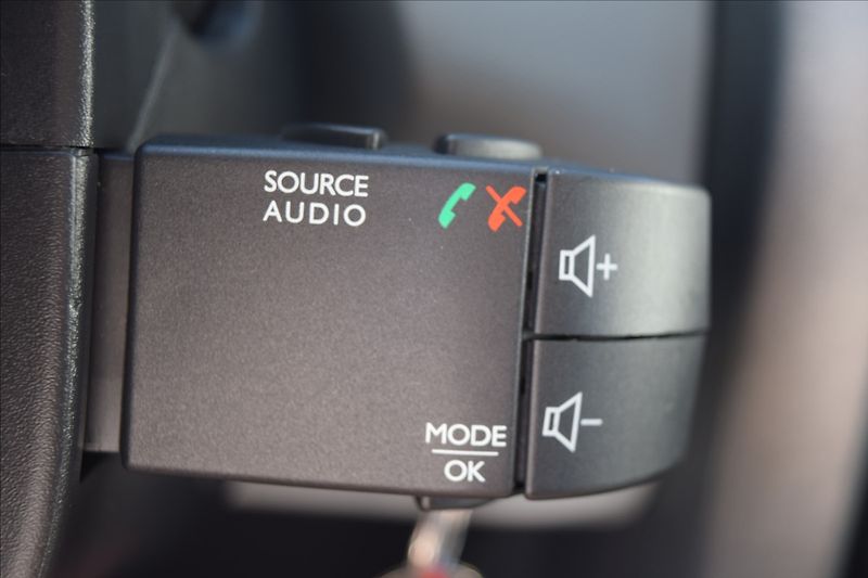 Dacia Duster 1,6 I 77KW NÍZKÉ KM 2XKOLA TOP - fotka 41 z 44