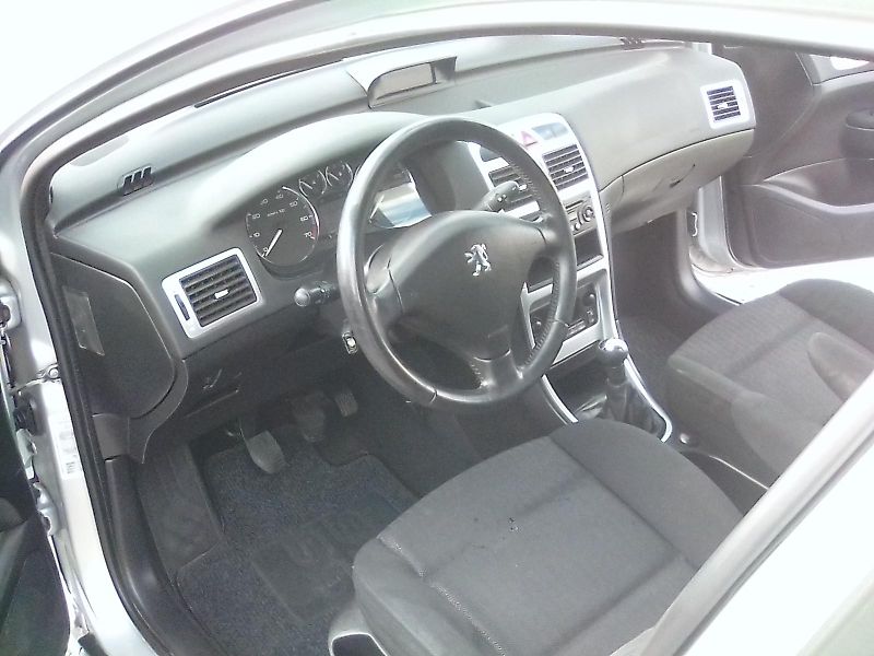 Peugeot 307 (2007) 2.0i 16V  SW , závěs - fotka 17 z 33