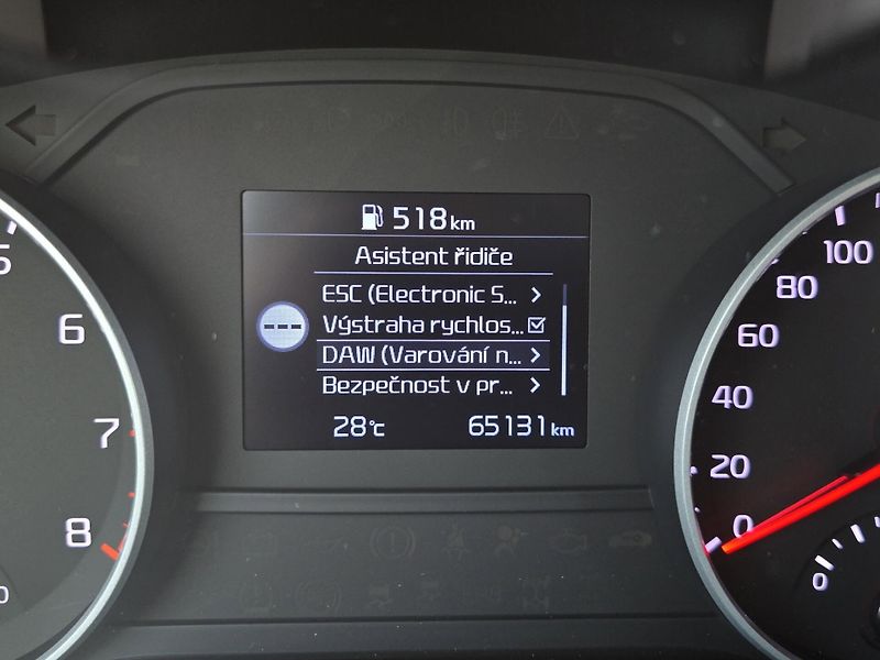 Kia Sportage (2019) 1.6 GDi 97kw, Navi, Tažné, ČR, - fotka 18 z 26