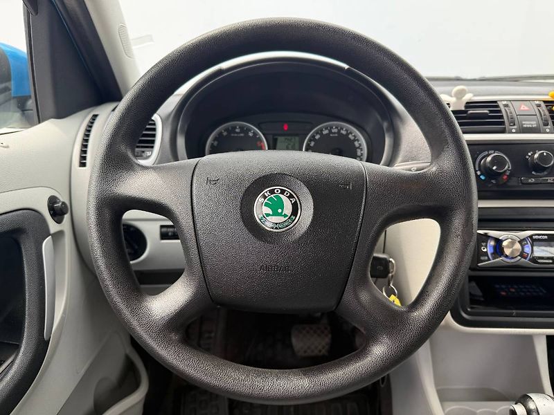 Škoda Roomster (2007) 1.6 16V 77 kW Ambiente - fotka 10 z 20