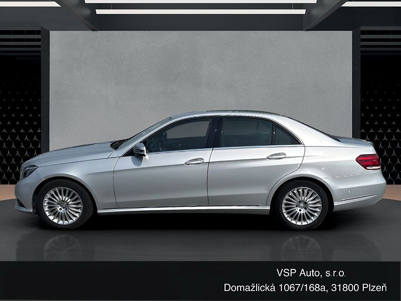 Mercedes-Benz Třídy E 350 BlueTec 4MATIC - fotka 2 z 19