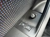 Audi A3 (2006) 1.6i, AC, výhřev.sed - náhled 11