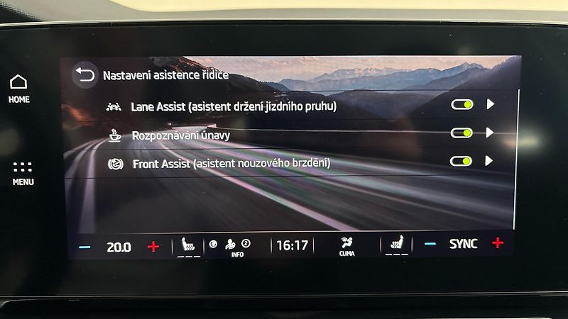 Škoda Octavia 2.0 TDI DSG Style Combi - fotka 24 z 26