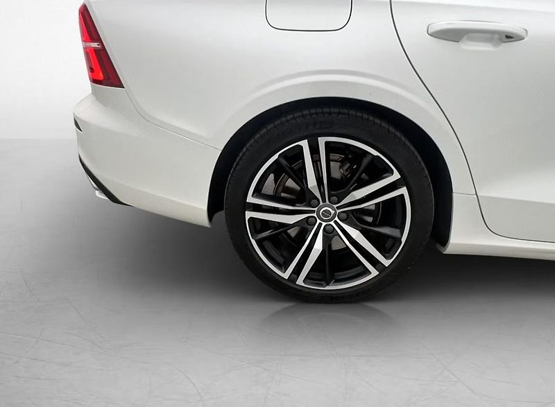 Volvo S60 Recharge T8 AWD R Kam Pano Taž - fotka 32 z 33