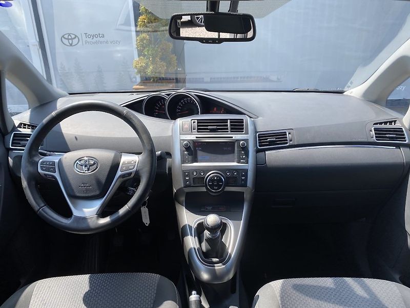 Toyota Verso 1.8i, ČR-2.maj, Active Trend - fotka 12 z 26