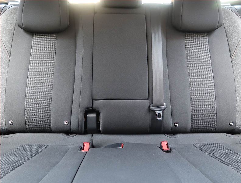 Peugeot 3008 (2017) 1.2 PureTech, Tempomat - fotka 10 z 19