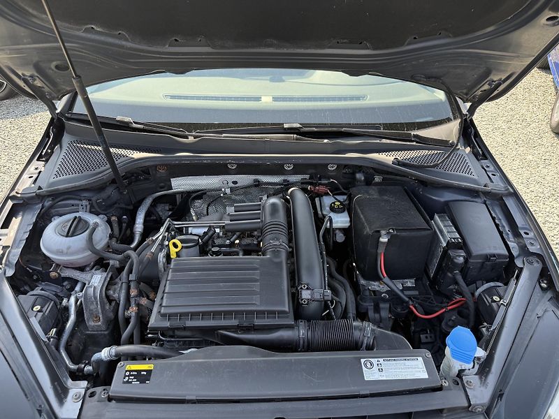 Volkswagen Golf 1.2 TSI DIGIKLIMA  - fotka 13 z 13