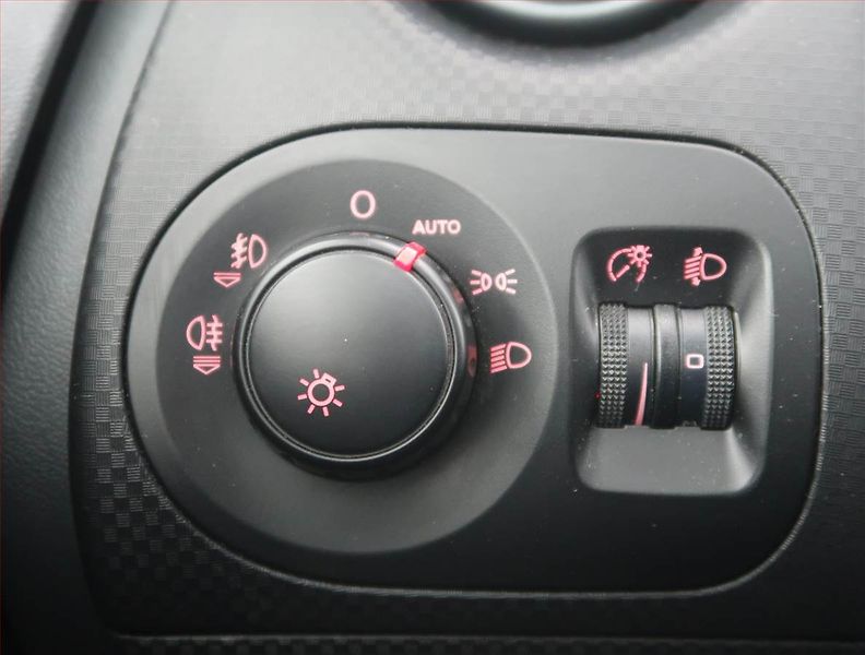 Seat Altea (2007) 1.6, Tempomat, Park. senzory - fotka 17 z 18