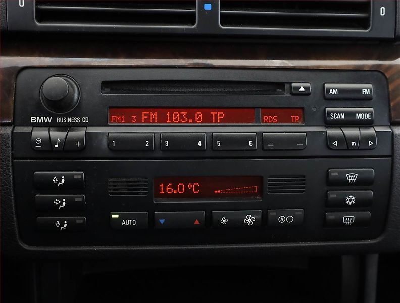 BMW Řada 3 (2002) 316 i, nová STK, jezdí výborně - fotka 11 z 15