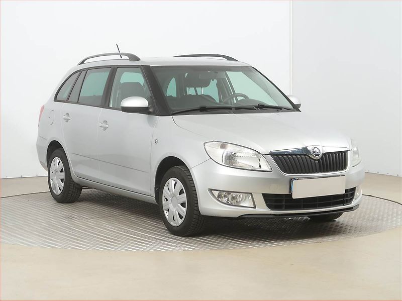Škoda Fabia (2014) Ambiente 1.2 TSI, Serv.kniha - fotografie inzerátu
