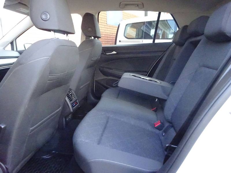 Volkswagen Golf (2023) 1,5TSi/ 96kW Life - fotka 6 z 29