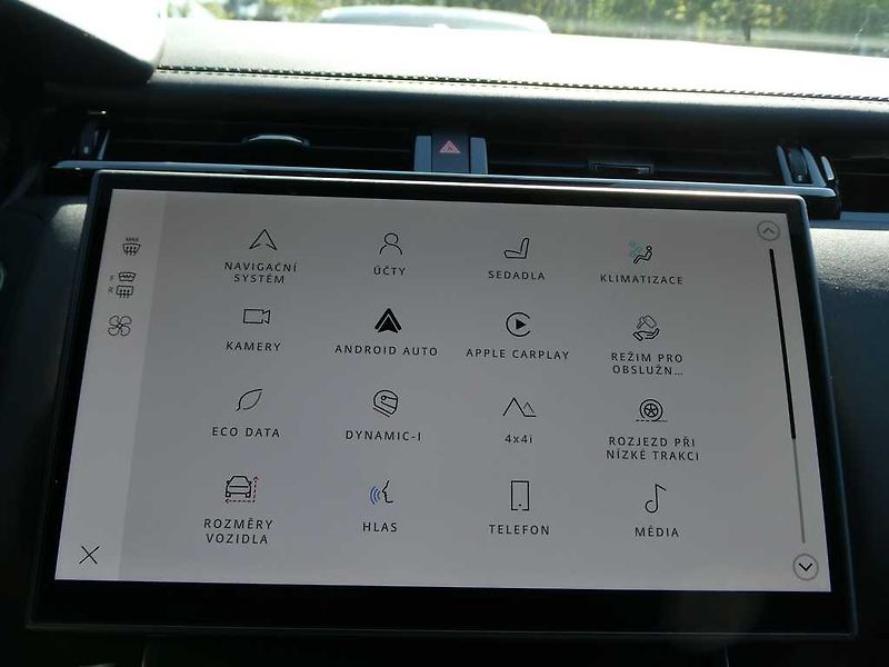 Land Rover Range Rover Velar 3,0 Dynamic SE D300 4x4 aut. - fotka 24 z 34