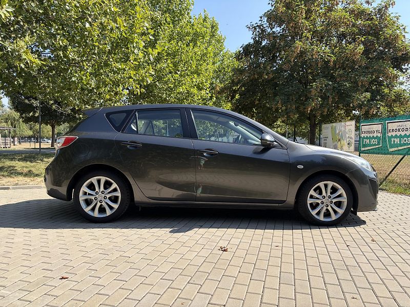 Mazda 3 2.0 Sports-Line AUTOMAT - fotka 13 z 33