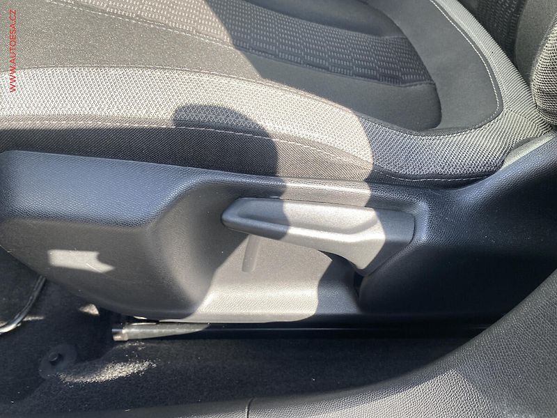 Peugeot 308 (2016) 1.2PT, Style, navi - fotka 14 z 19