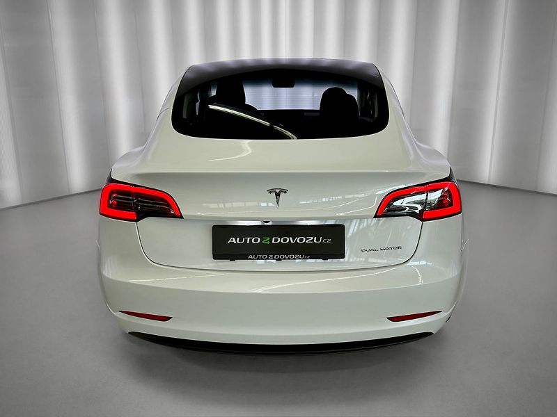 Tesla Model 3 LONG RANGE, DUAL MOTOR, 366 KW - fotka 5 z 33