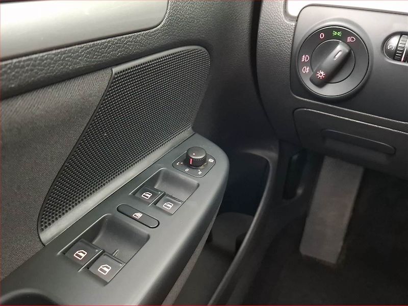 Volkswagen Golf (2010) 1.2 TSI, Tempomat - fotka 14 z 17
