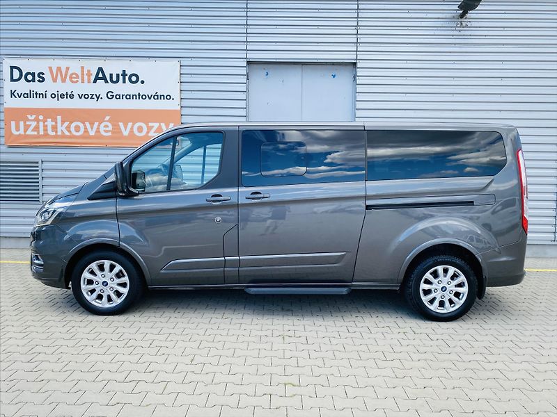 Ford Tourneo Custom 2,0 EcoBlue 136kW L2 - fotka 3 z 26