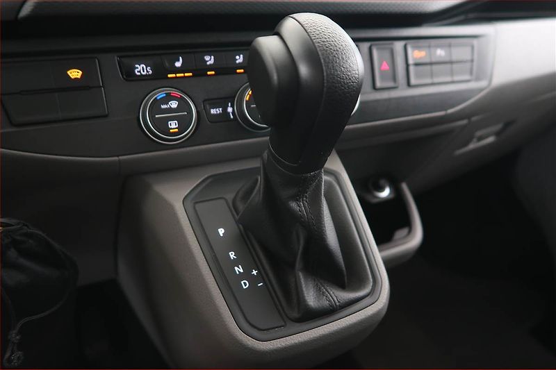 Volkswagen Caravelle (2024) Comfortline 2.0 TDI, ČR, 1Maj - fotka 13 z 19
