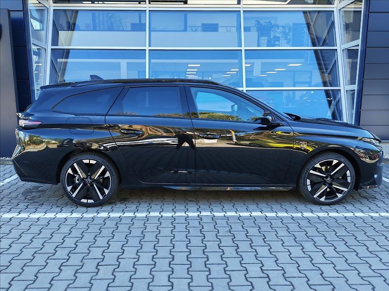 Peugeot 308 (2026) SW GT BlueHDi 130 EAT8 - fotka 4 z 18