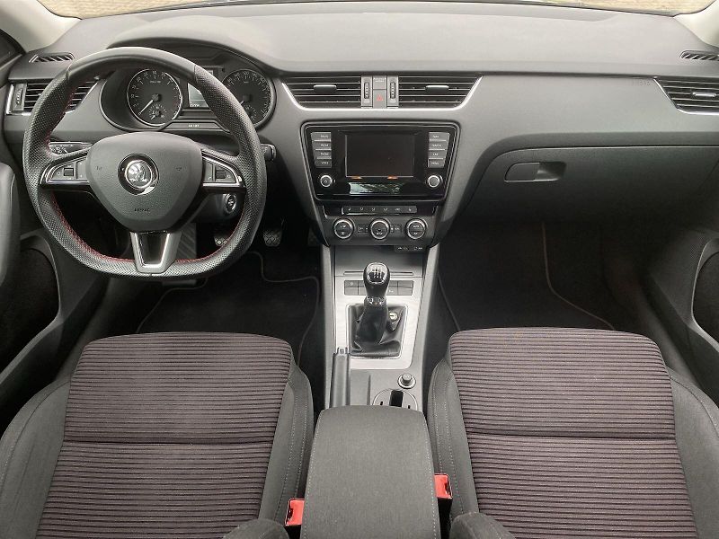 Škoda Octavia (2015) 2.0 TDI Elegance - fotka 5 z 30