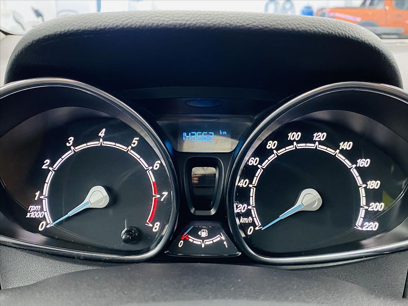Ford B-MAX 1,0 EcoBoost 74kW - fotka 11 z 23