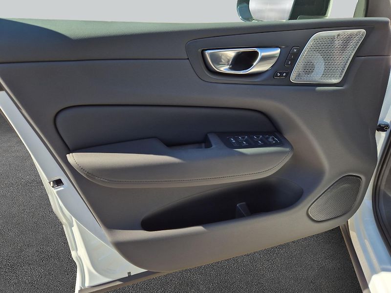 Volvo XC60 T8 ULTRA FACELIFT FULL OPTION - fotka 15 z 15