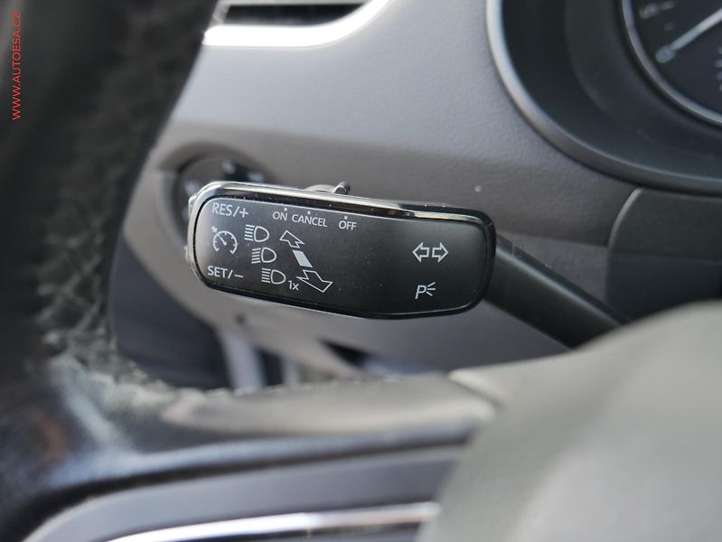 Škoda Octavia (2013) 1.6 TDi, ČR, AC, výhřev sed - fotka 14 z 18