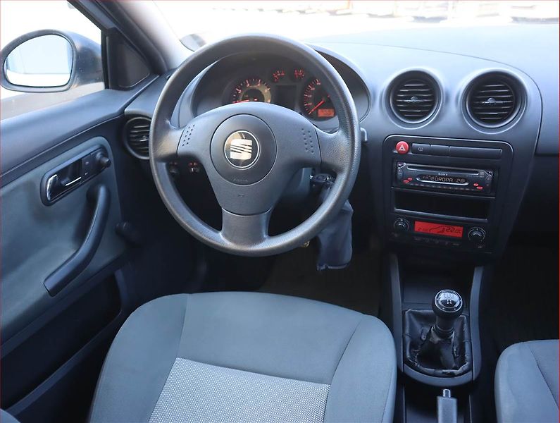 Seat Ibiza (2004) 1.4 16V, Serv.kniha, po STK - fotka 7 z 14