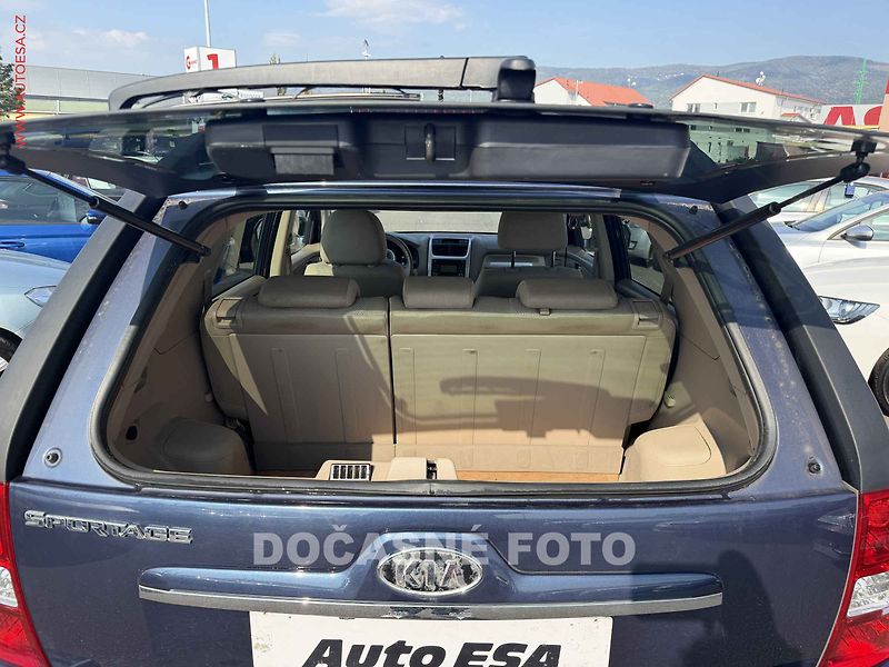 Kia Sportage (2009) 2.0CRDi - fotka 7 z 18