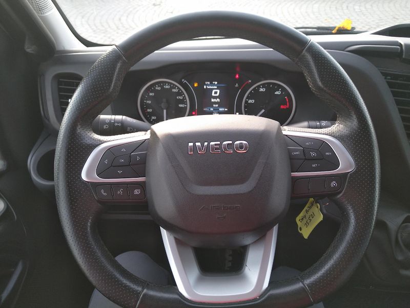 Iveco Daily 35S210 automat 3,0  210Ps - fotka 7 z 8