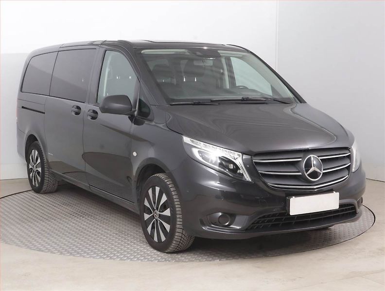 Mercedes-Benz Vito (2022) Select 119 CDI 4x4, Bus, 8Míst - fotka 1 z 19