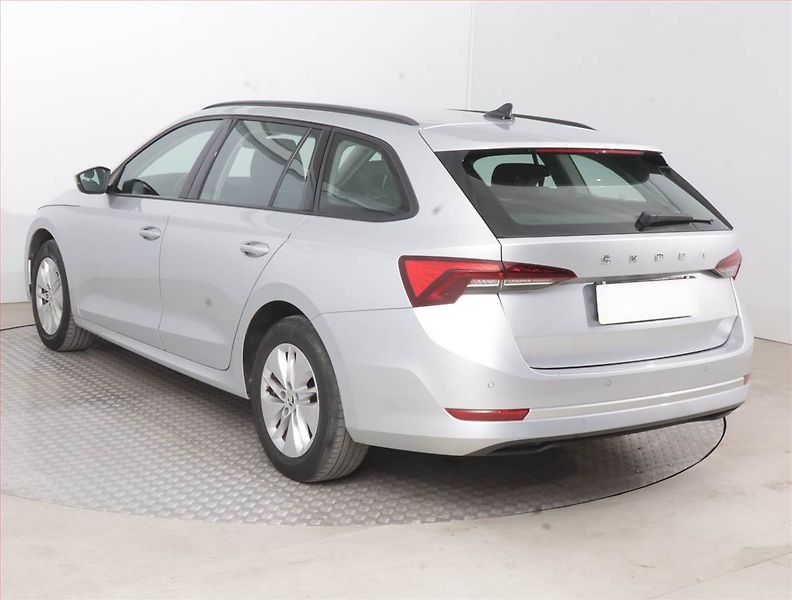 Škoda Octavia (2023) Ambition 2.0 TDI, ČR,1.maj - fotka 4 z 15
