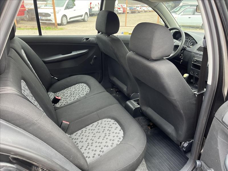 Škoda Fabia 1,4 TDi KLIMA STK 8/2026 - fotka 11 z 25