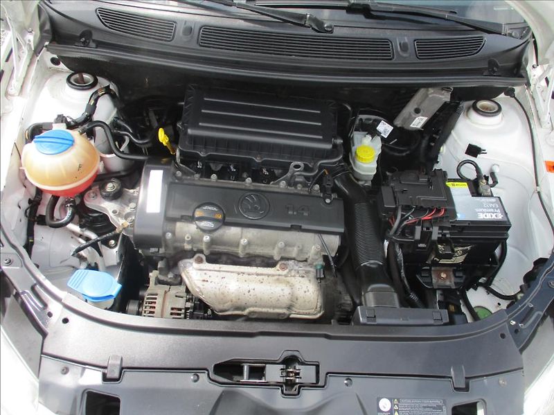 Škoda Fabia 1,4 i 16v, klima,servis,tažné, - fotka 23 z 34