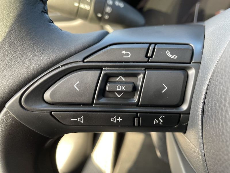 Toyota Yaris Cross 1.5 Hybrid 130k ODBĚR IHNED - fotka 23 z 27