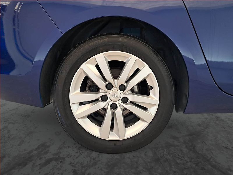 Peugeot 308 (2019) 1.6 BlueHDi, Xenony, Tempomat - fotka 14 z 18