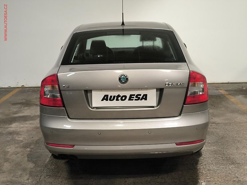 Škoda Octavia (2009) 1.4 TSi, Elegance, DSG, xenon - fotka 5 z 17