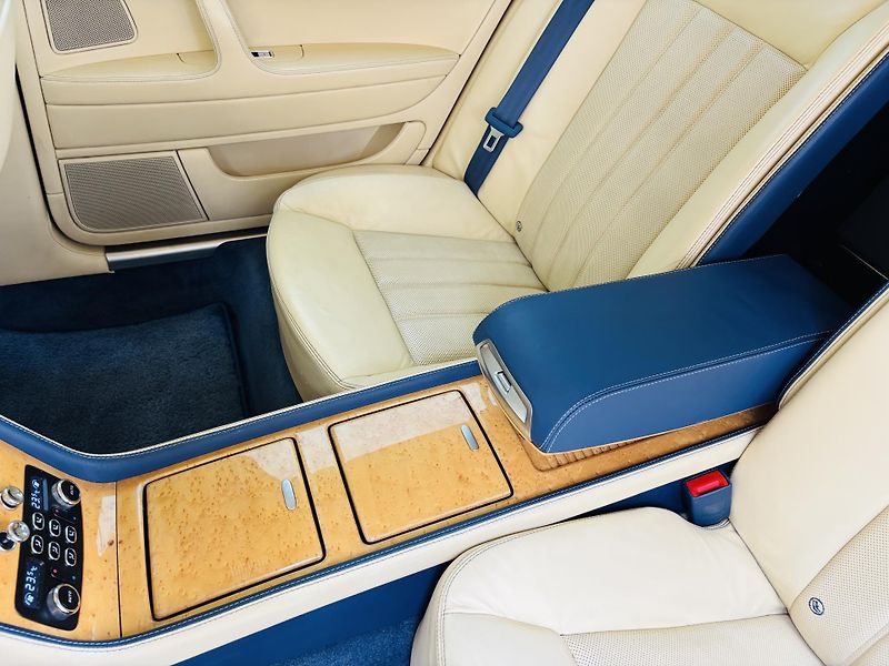 Bentley Continental Flying Spur (2007) 6.0L W12, 412kW, REZERVACE - fotka 12 z 26