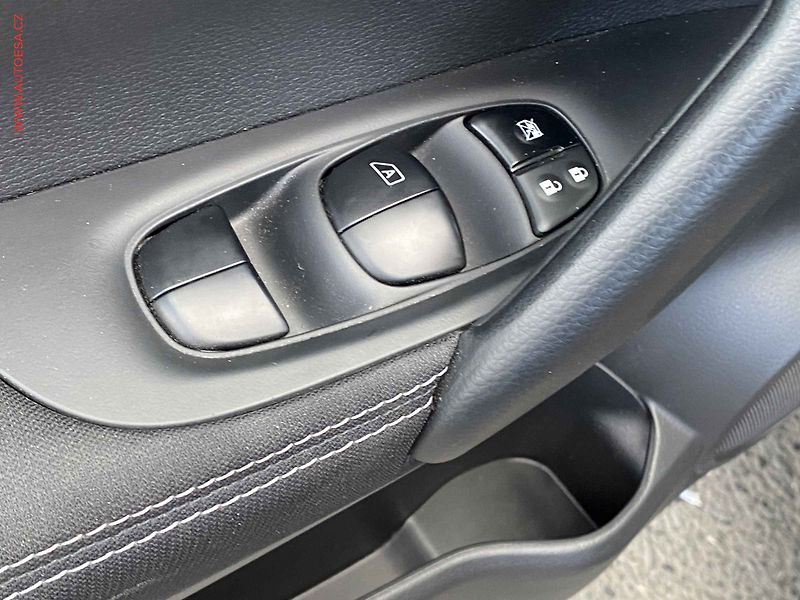 Nissan Qashqai (2016) 1.2 DIG-T, ČR, Acenta, AT - fotka 11 z 16
