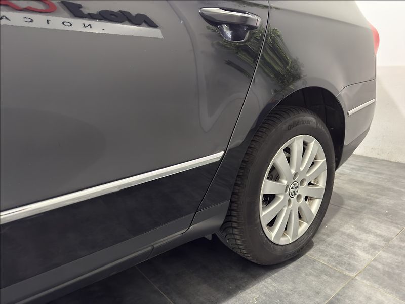 Volkswagen Passat 2,0   TDI 103KW BEZ KOROZE TOP - fotka 31 z 40
