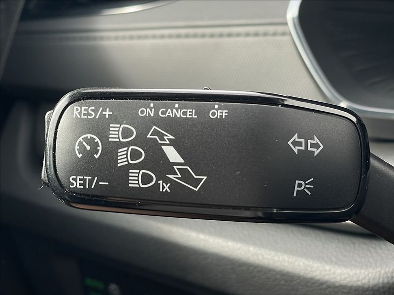 Škoda Octavia 2,0 TDI Combi Ambition Plus KE - fotka 11 z 23