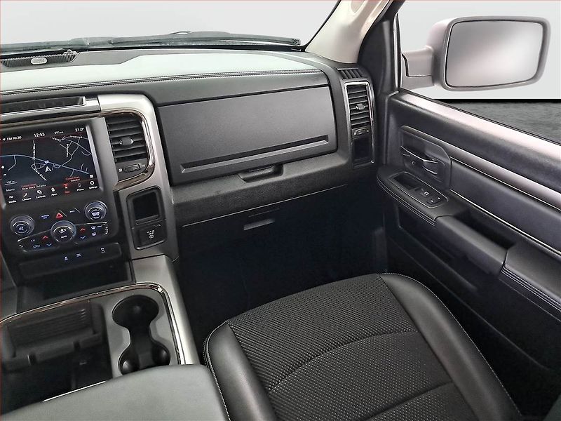 RAM 1500 (2020) 5.7 V8 Hemi - fotka 8 z 18
