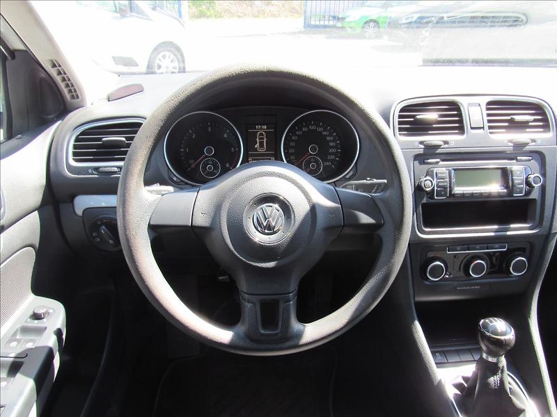 Volkswagen Golf 1,6 TDi 77kW Variant - fotka 12 z 29