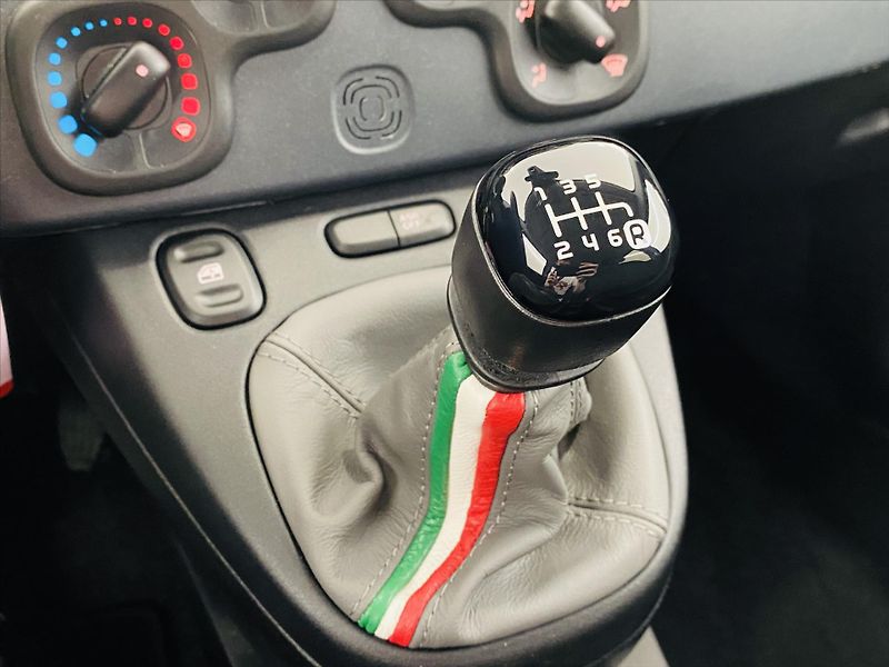 Fiat Panda 1,0 Hybrid - fotka 18 z 23